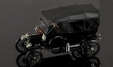 Universal Hobbies Ford Model T Touring soft top 1:18 scale model car