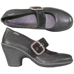 A unique Court Shoe from Camper. With a wide Mary-Jane style strap and buckle fastening and finished