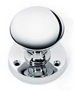 Chrome plated on solid brass.All fittings included.Size of each door knob (H)6, (W)5.5, (D)5.5cm.Man