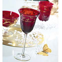 Meal times at Christmas are particularly special, and with our gorgeous gilded red glassware