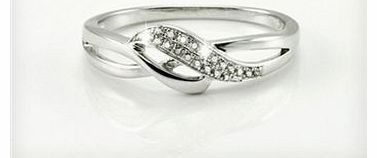 A modern take on a classic look, this ring has 12-point diamonds on the swirl feature and coms in silver. This striking piece is available in sizes O, making a thoughtful gift to add sparkle to fingers. Highlights12-point diamond ring with swirl desi