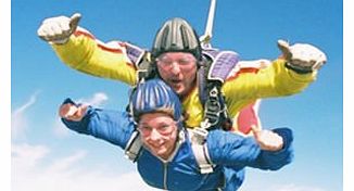 Become a qualified skydiver with this intensive course