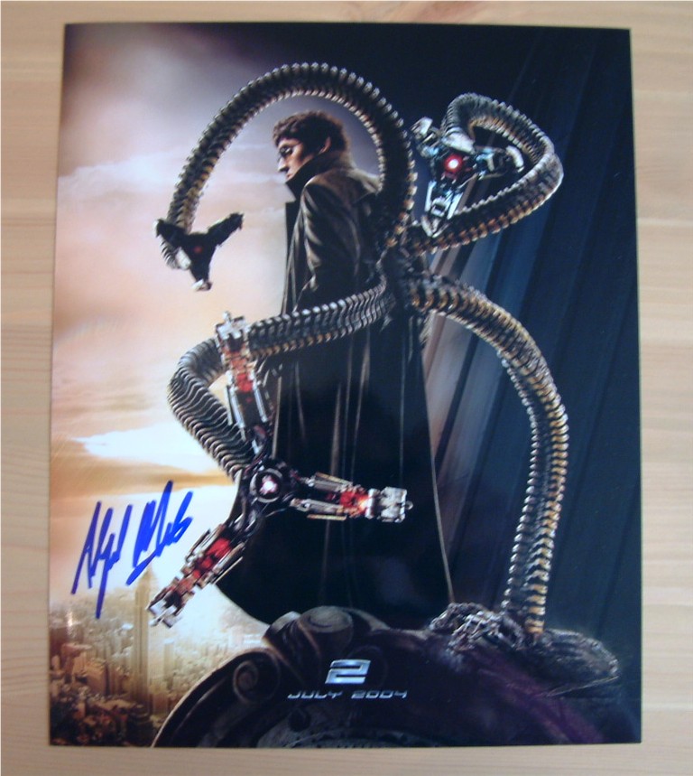 ALFRED MOLINA HAND SIGNED SPIDERMAN 2 10 x 8