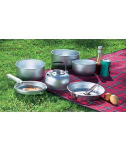 Set contains 16cm saucepan, 18cm saucepan, 20cm saucepan, frying pan with lid, handle and kettle. We