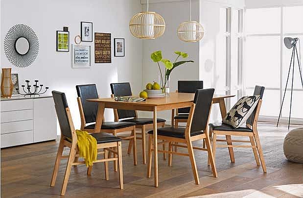 This table and chairs from the Asgard collection are finished in a stylish oak effect and have chocolate coloured padded seats and back rests to provide excellent comfort. They have the capability to supplement a wide range of dining room furniture e