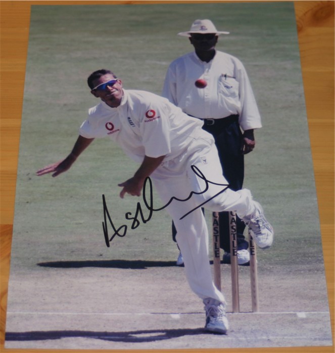 ASHLEY GILES HAND SIGNED 11.5 x 8 INCH PHOTO