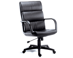 High back leather faced executive armchair. 3 pillow cushioned backrest for maximum comfort . Deep c