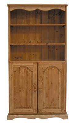 PINE 5FT BOOKCASE WITH CUPBOARD. ALL SOLID PINE WITH NO PLYWOOD.THE CARCUS FEATURES A TONGUE AND