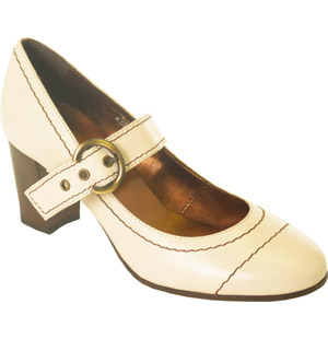 Leather Mary-Jane shoes with a semi-circle buckle strap. The Carob court shoes have stitching detail