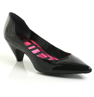 Patent leather court shoes with unique top line and vibrant insole. The Cepburn courts have a pointe