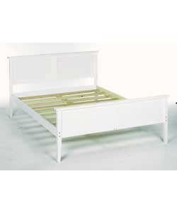 Pine wood and wicker double bedstead with an ivory finish. Size (W)150, (L)197.5, (H)90.4cm.Packed f