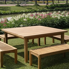 Whats so fantasic about the 150cm square teak table is it`s ability to seat up to 8 people. You can 