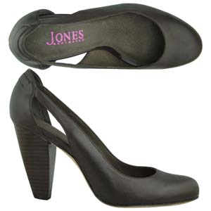 A fashionable Court shoe from Jones Bootmaker. Features open sides to heel quarters, chunky wooden e