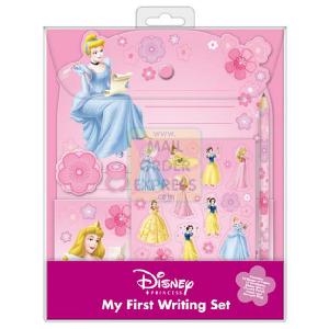 A first writing set with all you need to start featuring your favourite Disney princess characters