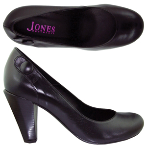 A modern Court shoe from Jones Bootmaker. Features curved toe, decorative button to the side and a p