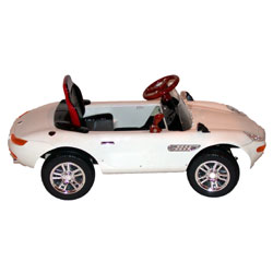 Roadster Sporty Convertible in Cream. A high quality beautifully detailed car with Walnut Effect