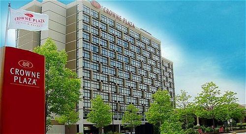 Unbranded Crowne Plaza Hotel Chicago OHare