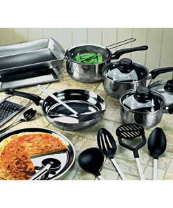 16, 18 and 20cm saucepans with glass lids, 24cm fry pan, 34cm oven tray, 30cm pizza tray, 32 x 22cm 