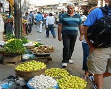 Unbranded Culinary Walk in Old Delhi and Haveli Visit -