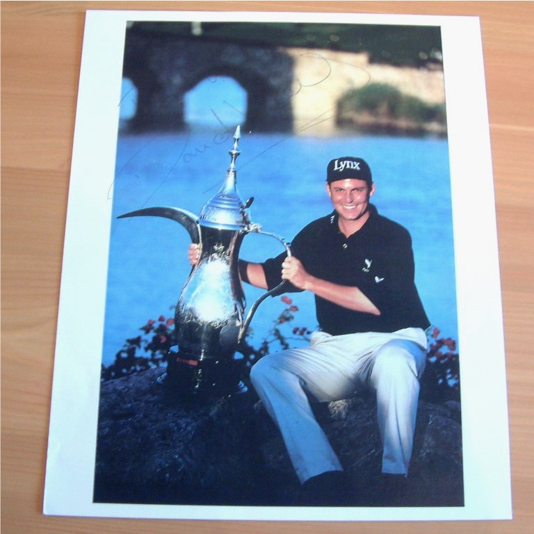 DAVID HOWELL SIGNED 10 x 8 INCH PHOTO