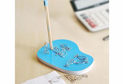 If you know someone who loves to indulge in office games when really they should be hard at work; This Desktop Fishing Stationery Set would make the perfect novelty gift.Complete with hook fish shaped paper clips and a memo pad to act as a lake this 