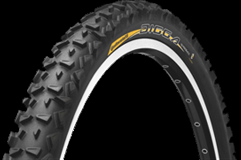 Big and Aggressive. The sharp-edged lugs give sure footed stability both when riding fast and under