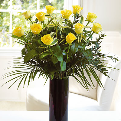Unbranded Dozen Luxury Yellow Rose Vase