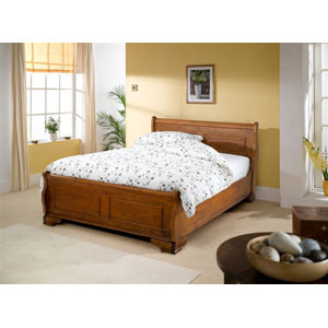 The Tuscany is based on a traditional sleigh bed, with deep wood sides and solid curved head and