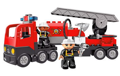 Save LEGOVille from the flames with this awesome DUPLO Fire Truck!