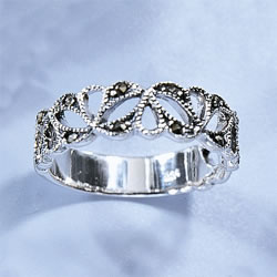 Ring hallmarked and made in sterling silver set with marcasite