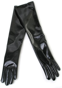 Patent long gloves, the sleek Egeri gloves are perfect to wear with your cape-style winter coat or t