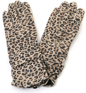 The suede Egwen leopard print gloves to bring out your wild side this winter.
