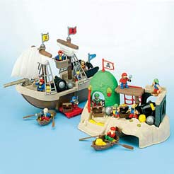 The Electronic Pirate Ship/Treasure Island Playset includes 6 pirate figures with moveable arms 1