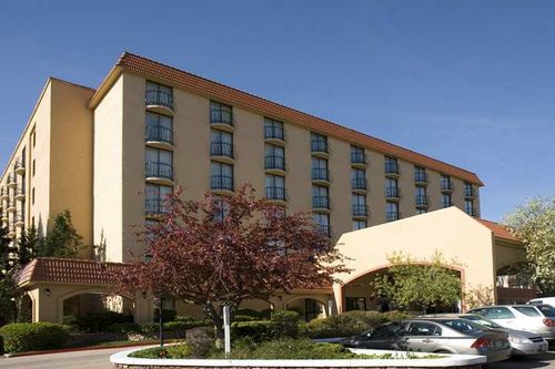 Unbranded Embassy Suites Hotel Denver Southeast