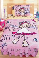 Available in single duvet sets (1 pillowcase), in 50% cotton / 50% polyester. Machine washable