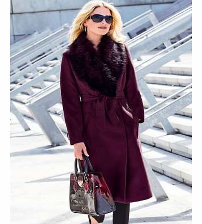 A move on from last seasons bestseller. This fabulous three-quarter length, double breasted coat is brought up to date with a luxurious detachable faux fur collar. In a classic fit that oozes elegance and sophistication and is fully lined in satin. C
