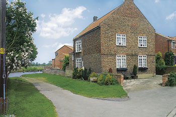 Unbranded Ferry Farmhouse