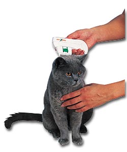 Eliminates fleas whilst you groom your cat or dog,