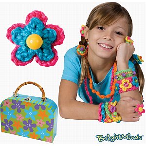 Flower crochet - Learn to make colourful flowers and turn them into floral jewellery and accessories