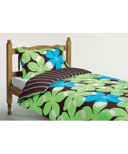 Includes duvet cover and 1 pillowcase. Luxury percale. 52% polyester/48% cotton. Machine washable