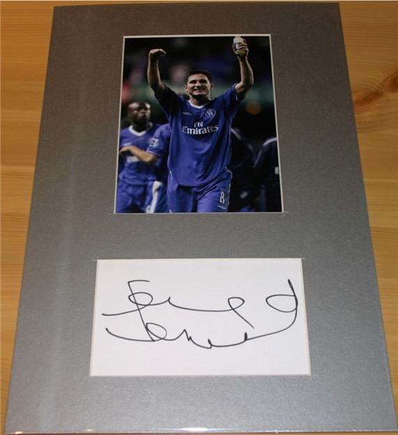 FRANK LAMPARD SIGNATURE - MOUNTED 15 x 10 INCHES