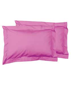 50 cotton (non iron percale), 50 polyester. Machine washable.Suitable for tumble drying.