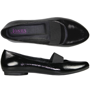 A pretty pump from Jones Bootmaker. Features Almond shaped toe, wide elasticated strap and a padded 