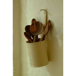 Cream Wall Storage Bucket    Hangs on the wall - to hold spoons - a plant - bits and pieces - you