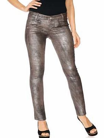 Skinny style jeans in a slightly low rise design with a metallic effect and 5 pockets. Heine Jeans Features: Washable 98% Cotton, 2% Elastane Short inside leg approx. 65 cm (26 ins) Regular inside leg approx. 72 cm (28 ins)