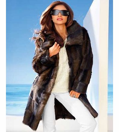 High quality faux fur coat with a hook and eye fastening and 2 diagonal pockets. Heine Coat Features: Lined design Washable 80% Acrylic, 20% Polyester Lining: 100% Polyester Length approx. 90 cm (35 ins)