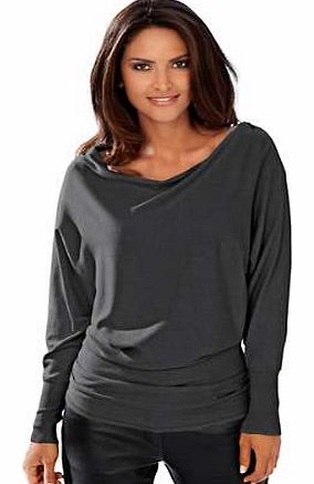 Create an irresistible and confident look in this beautiful jumper with batwing sleeves and zip detail on both shoulders, enabling you to extend the neckline if you desire. With rib knit cuffs and a ruched hem. Team with slim fitting trousers and hee