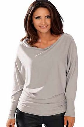 Add a touch of style to your wardrobe with this fabulous jersey jumper. Featuring flattering zipped boat neckline that can be extended. Long length, this top can be worn over jeans or leggings and will keep you on trend and looking fabulous this seas