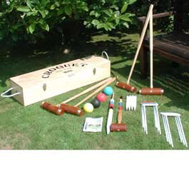 Superbly made Hurlingham 4 Players traditional style croquet set with regulation balls and hoops