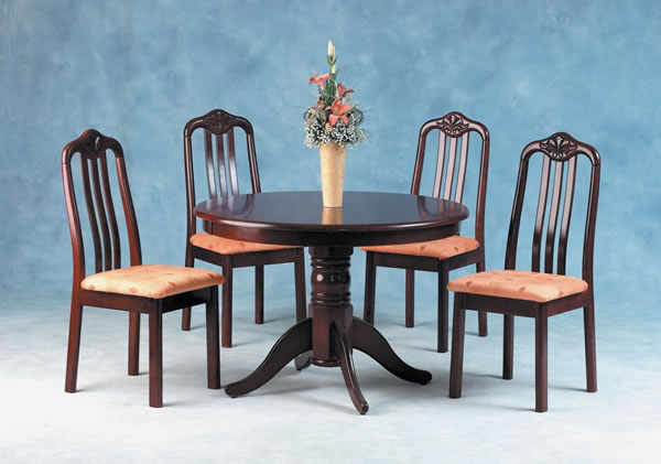 A firm favourite, this classic set features 42" diameter table with magnificent 8"